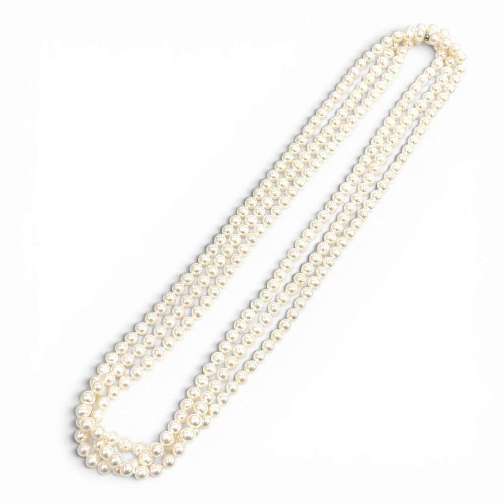 TIFFANY White Pearl Necklace